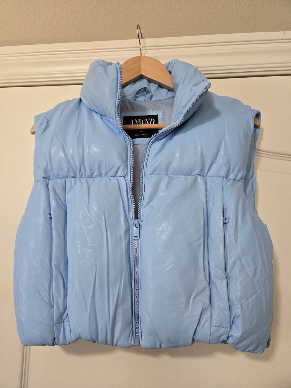 ANWND Light Blue Quilted Puffer Vest with High Collar Cozy